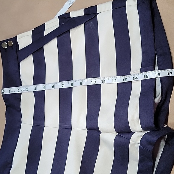 H&M Size 12 Navy Blue and Ivory Striped Sailor Style Shorts, Gently Used Cond. - Picture 5 of 9